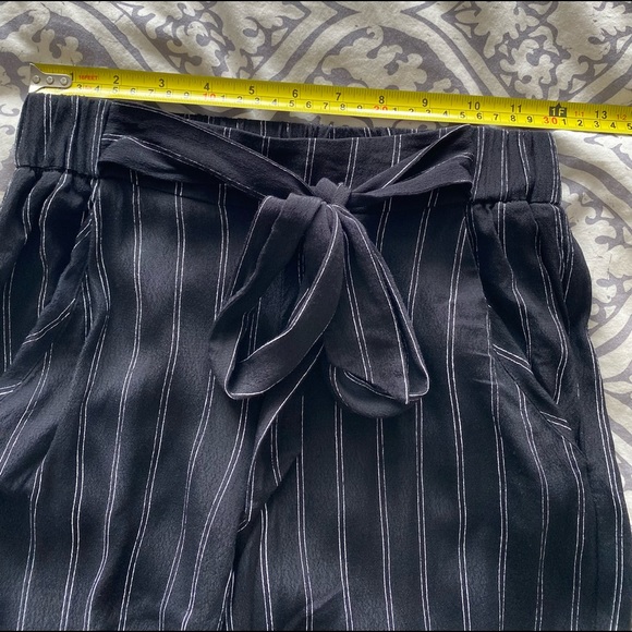 Wilfred Aritzia | Cropped Ankle Pants | size XS | striped - Picture 6 of 11